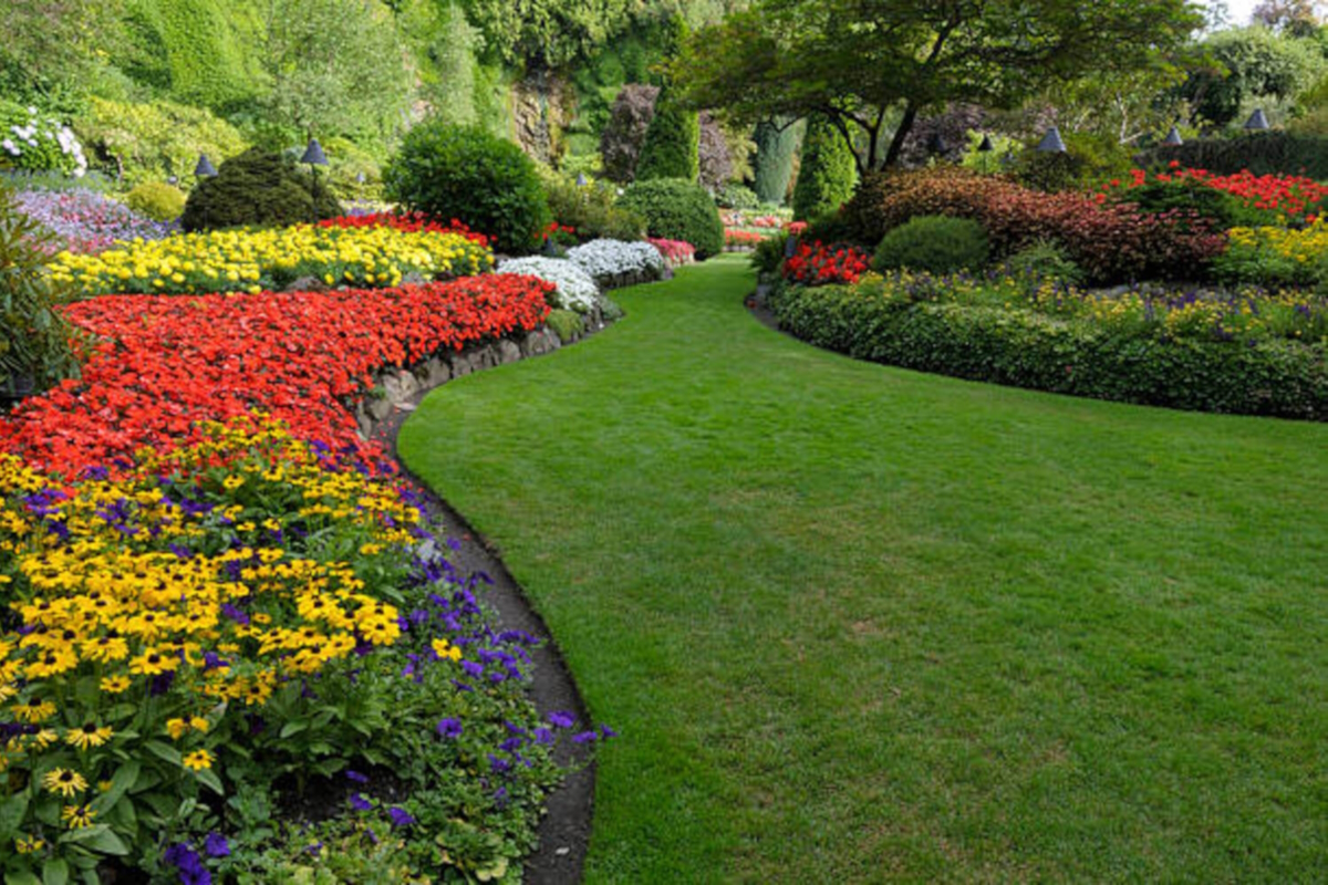 landscaping service michigan garden ist92624397